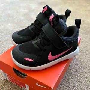 Nike girls 8c
